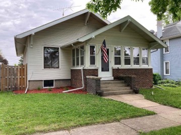 117 N Wilson Avenue, Chadwick, IL 61014