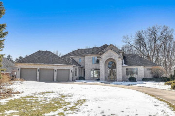 1401 Finch Lane, Ashwaubenon, WI 54313-6404