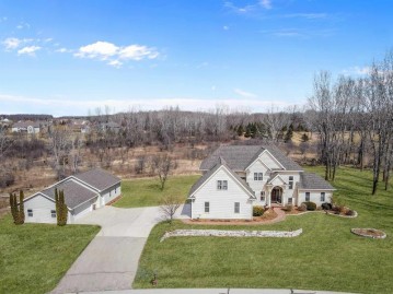 N1075 Spring Valley Drive, Greenville, WI 54944