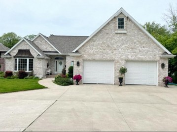 5373 Sand Beach Drive, Green Bay, WI 54217-9145