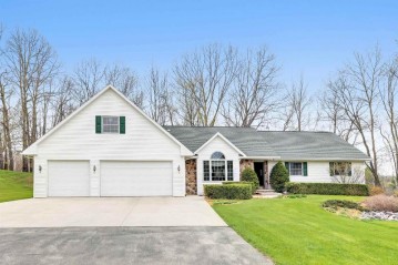 3015 St Pats Drive, Suamico, WI 54313