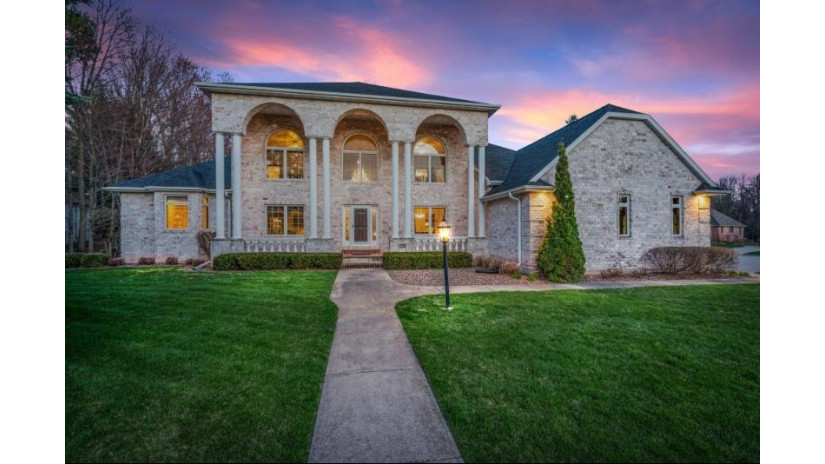 2121 Sweetwater Court Ashwaubenon, WI 54313 by 1st Class Real Estate Impact $814,000