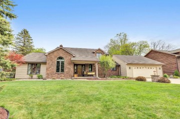 2581 Parkwood Drive, Green Bay, WI 54304