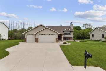 379 Wooden Shoe Circle, Holland, WI 54130