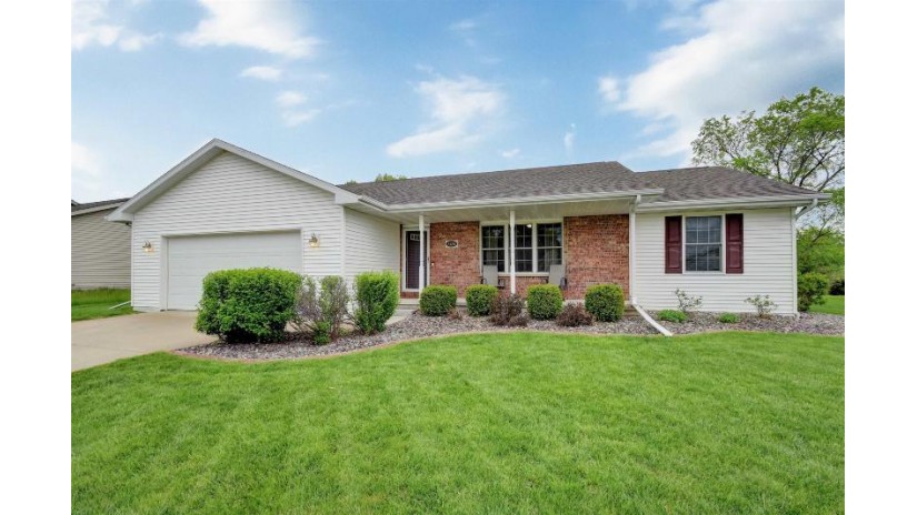 1318 Wolverine Trail Green Bay, WI 54229 by Ben Bartolazzi Real Estate, Inc $316,500