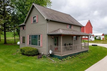 N2049 Irish Road, New Holstein, WI 53061