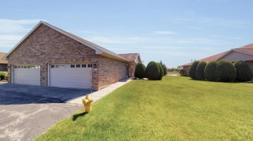 1329 Pond View Circle 63, Lawrence, WI 54115-7660