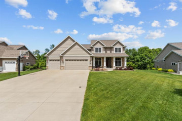 W7206 Fox Hollow Lane, Greenville, WI 54942