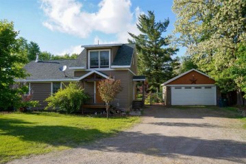 725 Shearer Street, Waupaca, WI 54981