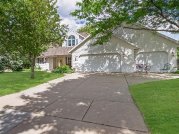 580 Baleshare Road, Howard, WI 54313