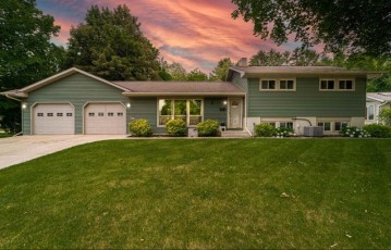 2210 Pleasant Avenue, New Holstein, WI 53061