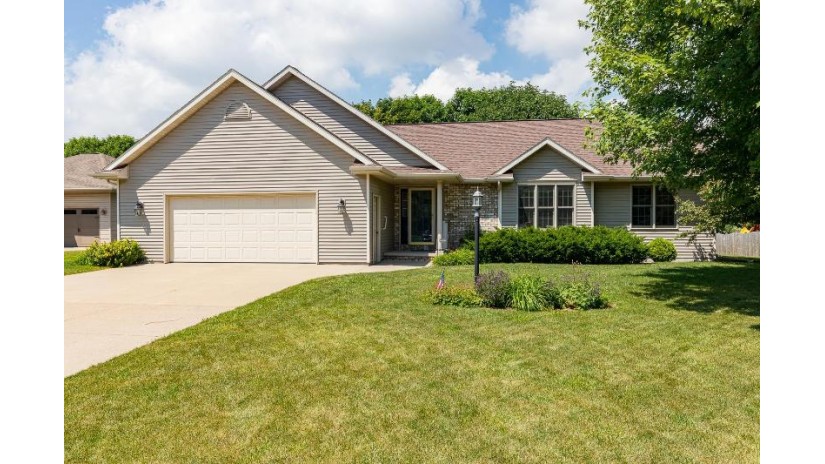 W6072 Cornflower Drive Harrison, WI 54915 by Coldwell Banker Real Estate Group $324,900