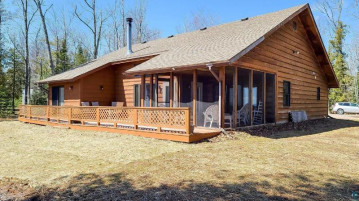 927 South Shore Rd, Lapointe, WI 54850