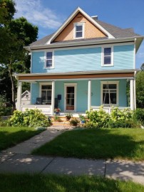 210 S 6th St, Mount Horeb, WI 53572