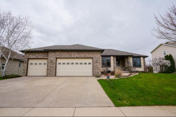 335 Meadow Crest Tr, Cottage Grove, WI 53527