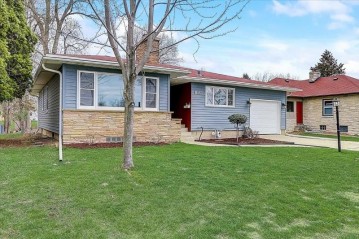 1329 N Wingra Dr, Madison, WI 53715