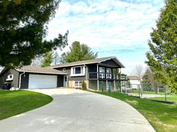 W5824 Tullmar Ln, Monroe, WI 53566-1114