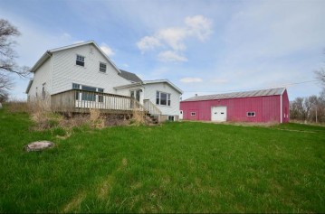 1177 County Road Pb, Montrose, WI 53508