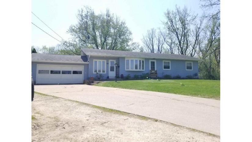 733 S Main St Edgerton, WI 53534 by Best Realty Of Edgerton $339,000