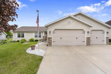 900 Hanksfield Pl, Prairie Du Sac, WI 53578