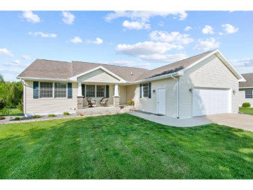 990 Hain Rd, Edgerton, WI 53534