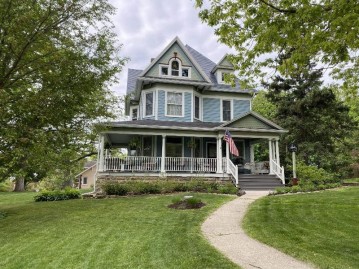 404 Front St, Mineral Point, WI 53565