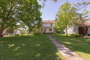 710 W Maple St, Lancaster, WI 53813