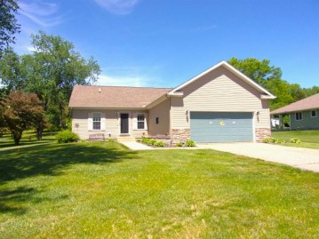 W7802 Star Court Rd, Pacific, WI 53954-9547