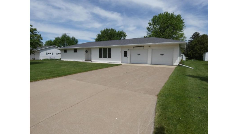 405 W Florence St Livingston, WI 53554 by Jon Miles Real Estate $245,000