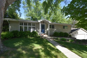 1008 Dean St, Edgerton, WI 53534