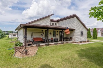 W5026 Oakland Dr, Lowville, WI 53960