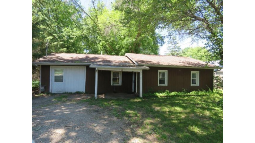 1014 Birch Ln Oshkosh, WI 54901 by Nehls Realty Llc $69,999