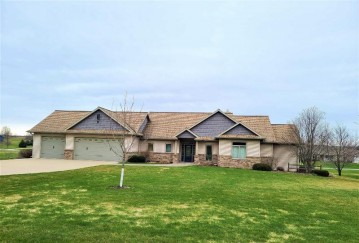 9548 Elkland Rd, La Grange, WI 54660