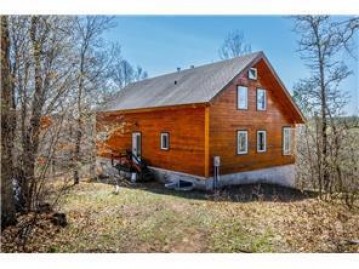 W8865 Eagles Roost Ln, Trego, WI 54888