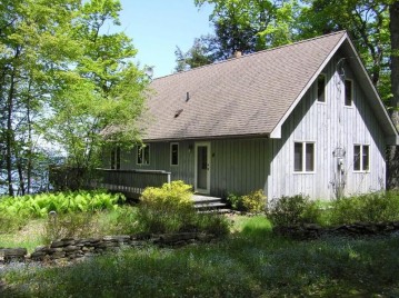 2215 Pedants Ln, Washington Island, WI 54246