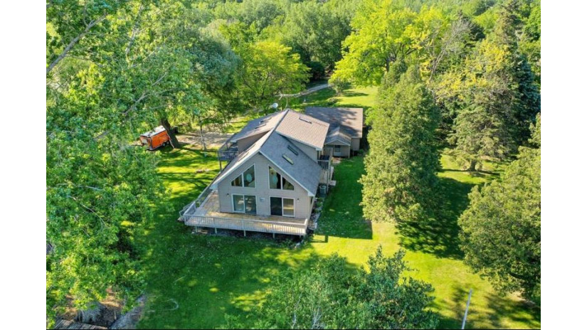 3664 Claflin Park Rd Sturgeon Bay, WI 54235 by Action Realty $799,000