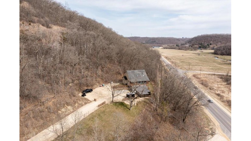 S7746 Carter Valley Ln Kickapoo, WI 54652 by Hall Realty $305,000