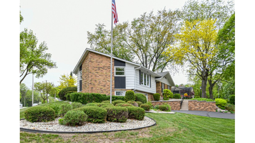 3111 N Knoll Ter Wauwatosa, WI 53222 by Shorewest Realtors $339,900