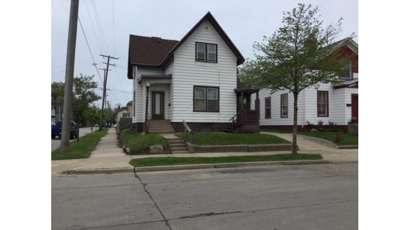 901 Center St Racine, WI 53403 by EXP Realty, LLC~MKE $85,000