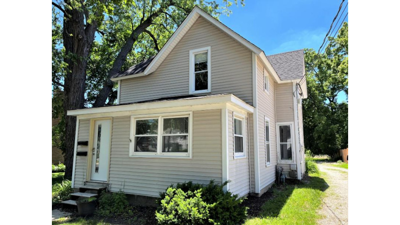 514 E Wisconsin St Delavan, WI 53115 by Keller Williams-MNS Wauwatosa $177,777