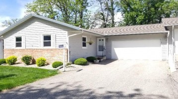 3472 Woodbridge Ct, La Crosse, WI 54601-7283