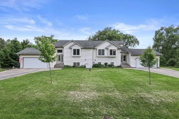 1023 Lochtyn Rdg, Wales, WI 53183