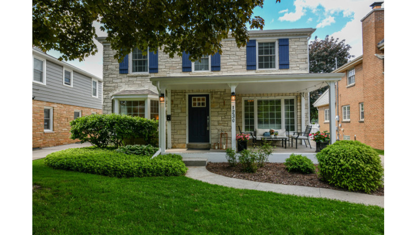 1230 E Courtland Pl Whitefish Bay, WI 53211 by Shorewest Realtors $949,000