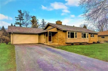 3564 W Pelican Ln, Brown Deer, WI 53209