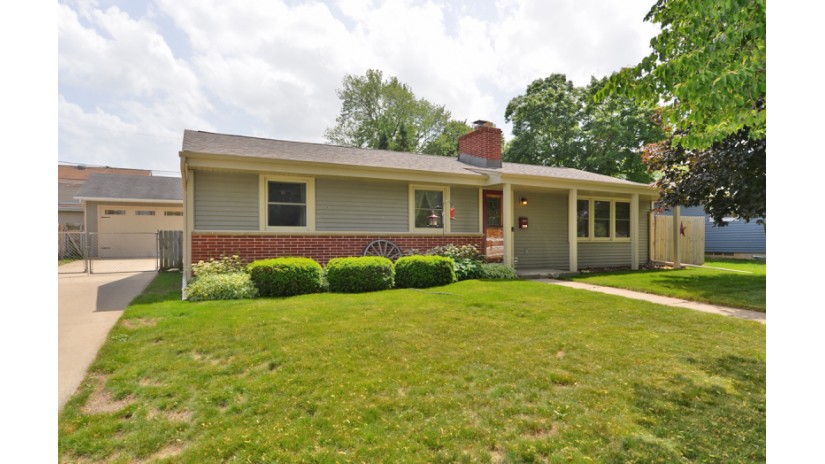 4407 Olive St Racine, WI 53405 by Shorewest Realtors $245,000