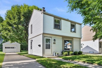 1633 E Eden Pl, Saint Francis, WI 53235