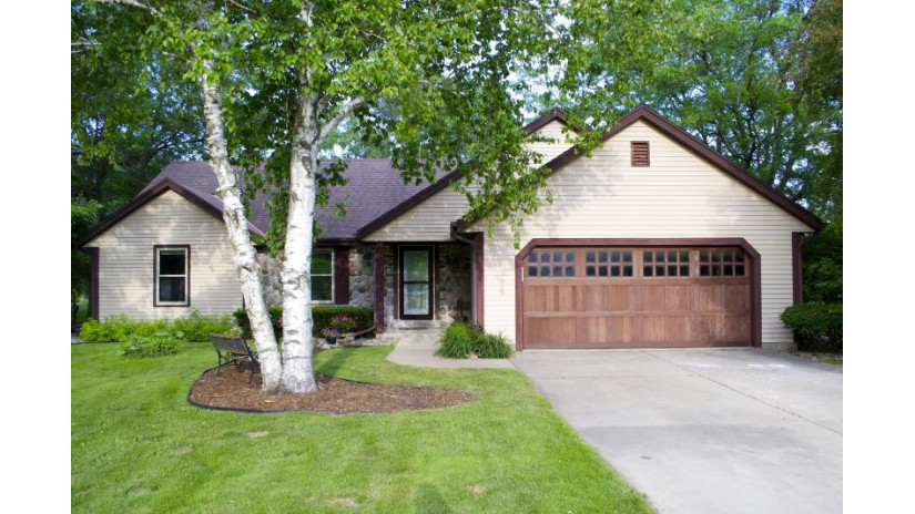 4258 Bonmaur Ter Hartford, WI 53086 by First Weber Inc- West Bend $408,000