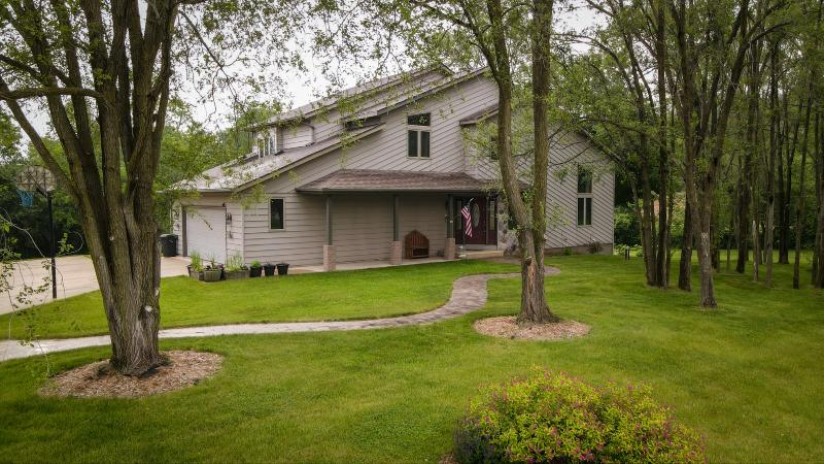337 Ridge Line Rd Rochester, WI 53105 by First Weber Inc- Racine $399,900