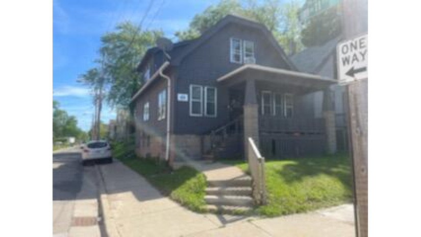 1121 W Chambers St Milwaukee, WI 53206 by iDeal Realty $64,500