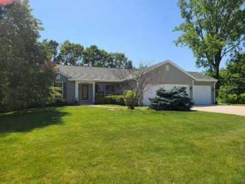 7783 S 31st St, Franklin, WI 53132